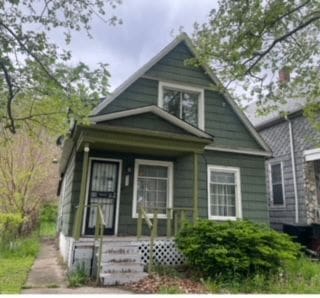 bungalow-style house with covered porch