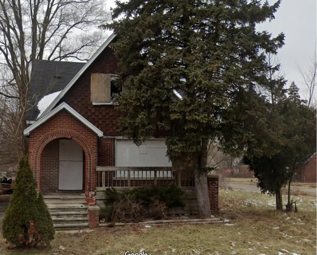 view of front of property with covered porch