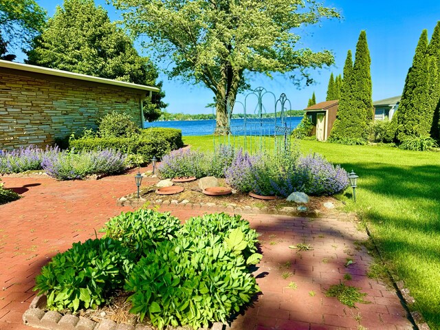 7206 Beechwood Cir, Watervliet, MI 49098 - view of grassy yard featuring a water view