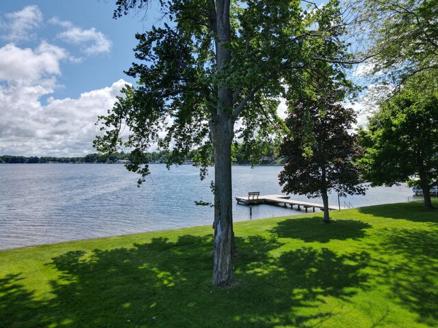 7206 Beechwood Cir, Watervliet, MI 49098 - water view with a floating dock