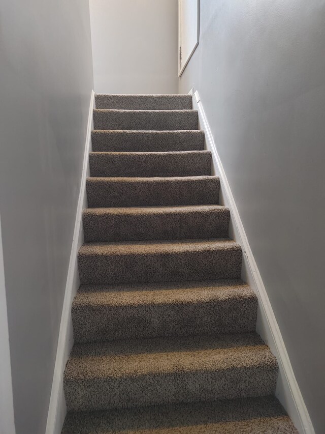 11675 Forrer St, Detroit, MI 48227 - view of stairway