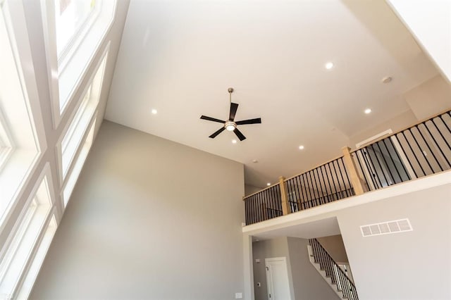 room details with ceiling fan