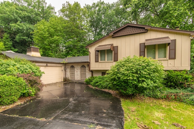 2618 Pinetree Dr, Flint, MI 48507 - photo 1