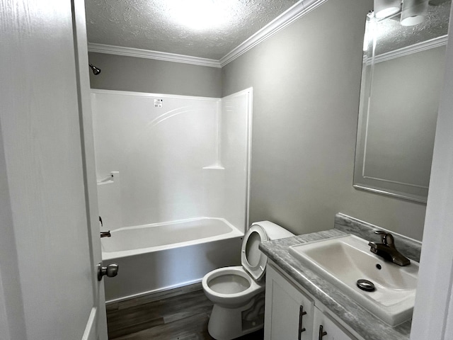 2759 Naples Ct, Lapeer, MI 48446 - full bath featuring a textured ceiling, vanity, toilet, wood finished floors, and crown molding