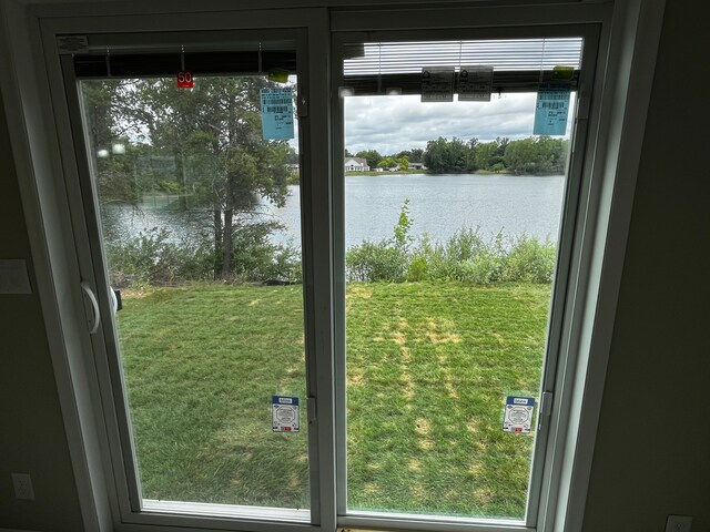 2769 Naples Ct, Lapeer, MI 48446 - entryway featuring a water view