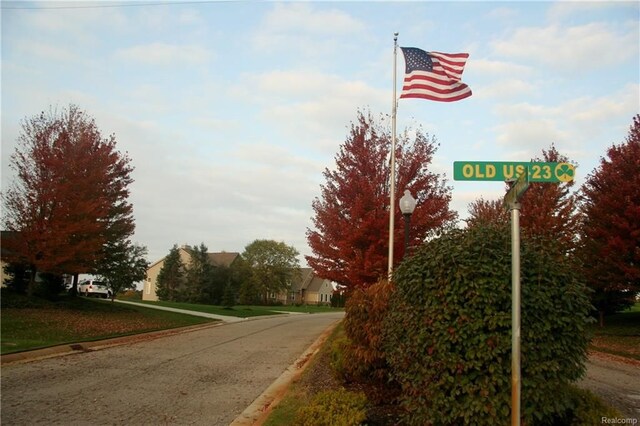 20 Tipperary Trl, Fenton, MI 48430