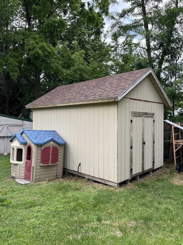 423 Oak St, Paw Paw, MI 49079 - view of shed with view of wooded area