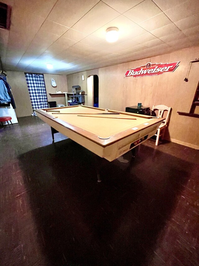 recreation room with billiards and hardwood / wood-style floors