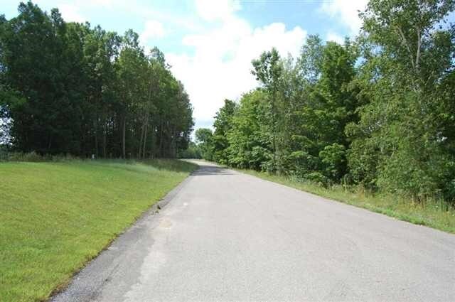 282 Lakeview Trl, Kewadin, MI 49648