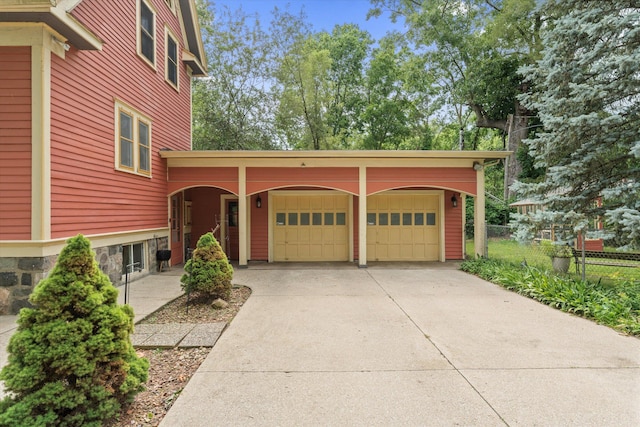 view of front facade featuring a garage