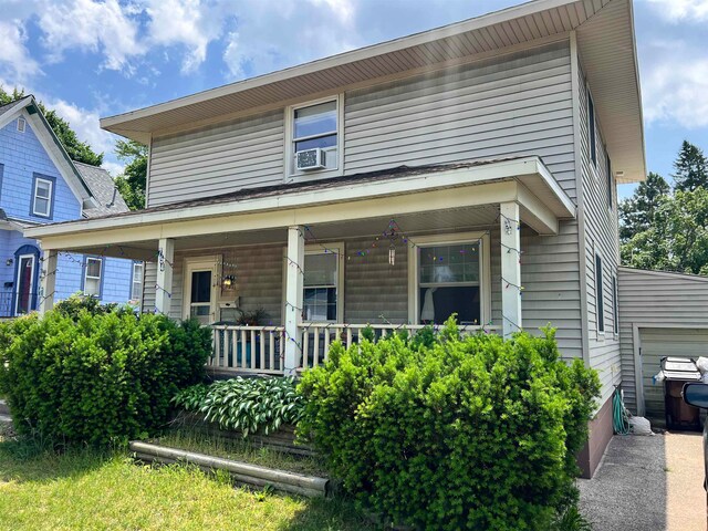 view of front of property with a porch