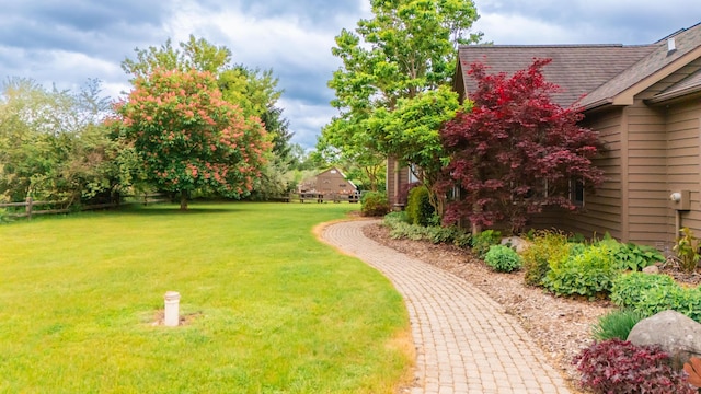 1477 E Hastings Lake Rd, Jonesville, MI 49250 - view of grassy yard