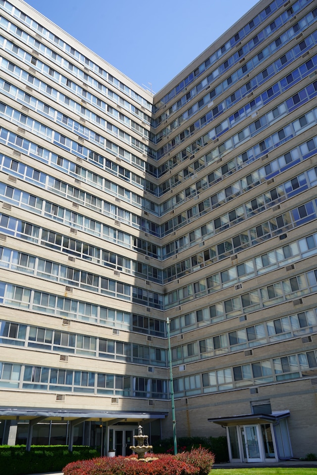 8900 E Jefferson Ave Unit 624, Detroit, MI 48214 - view of property