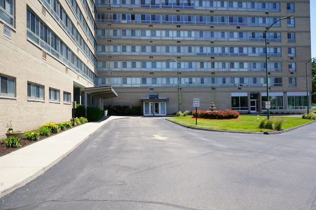 8900 E Jefferson Ave Unit 624, Detroit, MI 48214 - view of property