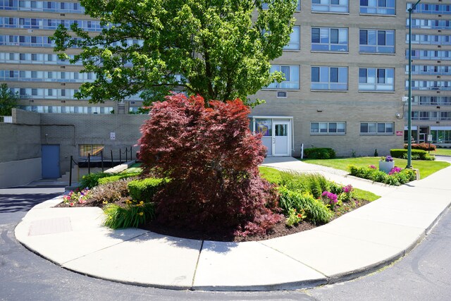 8900 E Jefferson Ave Unit 624, Detroit, MI 48214 - view of building exterior
