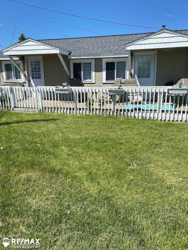 6344 W Houghton Lake Rd, Houghton Lake, MI 48629 - view of front of home featuring an outdoor pool and roof with shingles