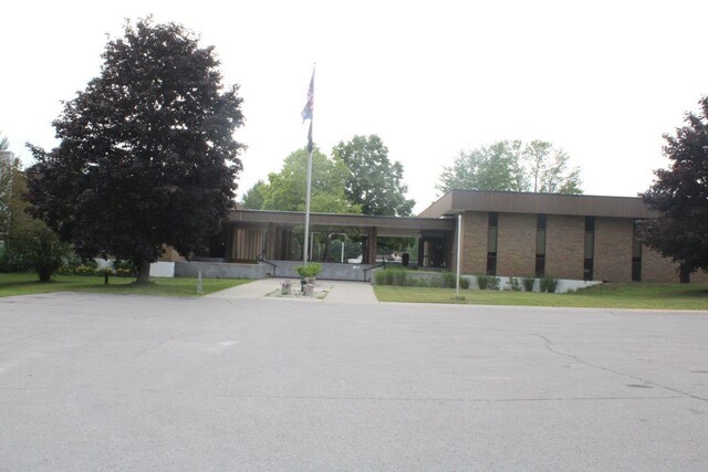109 Fourth St, Kalkaska, MI 49646