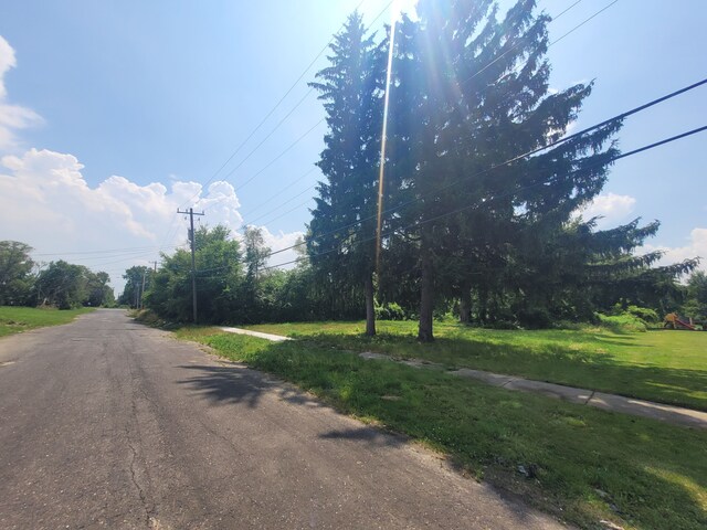 9585 Iris St, Detroit, MI 48227