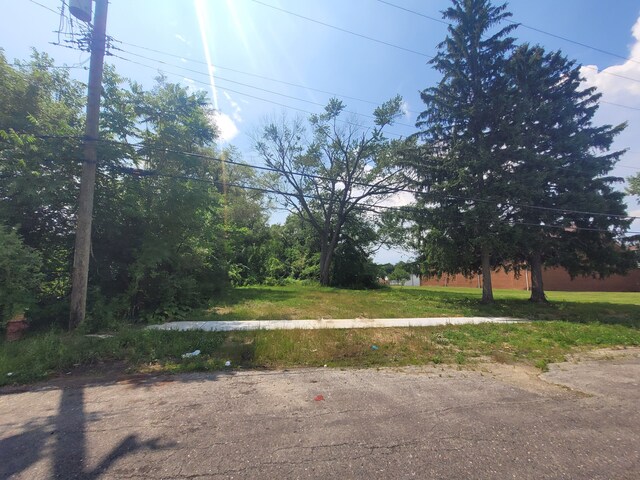 9585 Iris St, Detroit, MI 48227