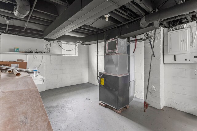 13437 E State Fair St, Detroit, MI 48205 - unfinished below grade area featuring electric panel and heating unit