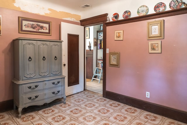 37539 Palmer Woods Blvd, Sterling Heights, MI 48312 - bedroom featuring baseboards and light tile patterned floors