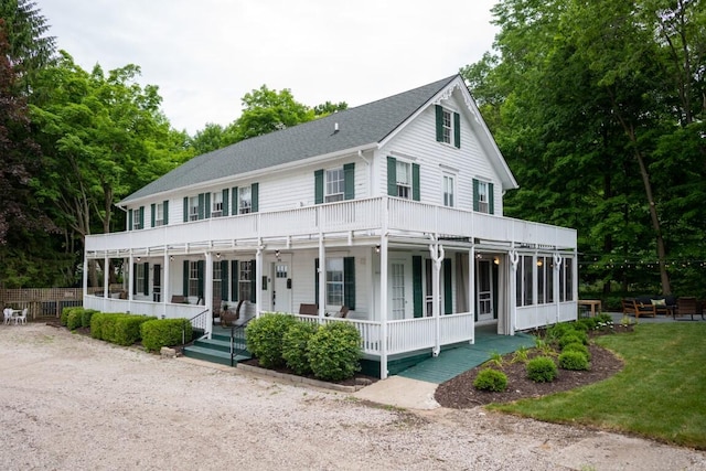 view of front of property with covered porch