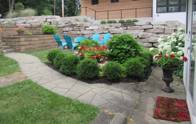 21945 Howell Dr, Cassopolis, MI 49031 - view of yard