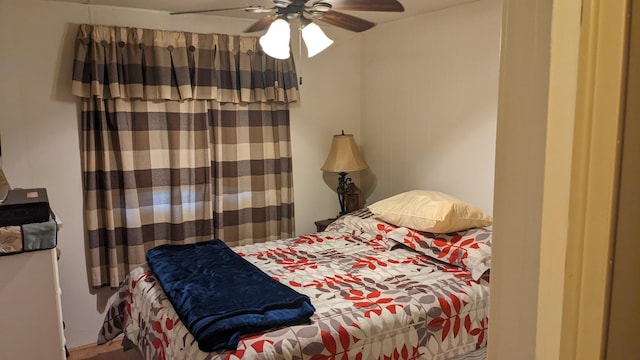 bedroom featuring ceiling fan