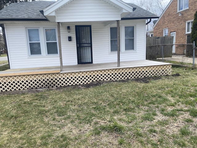 view of front of home with a front yard