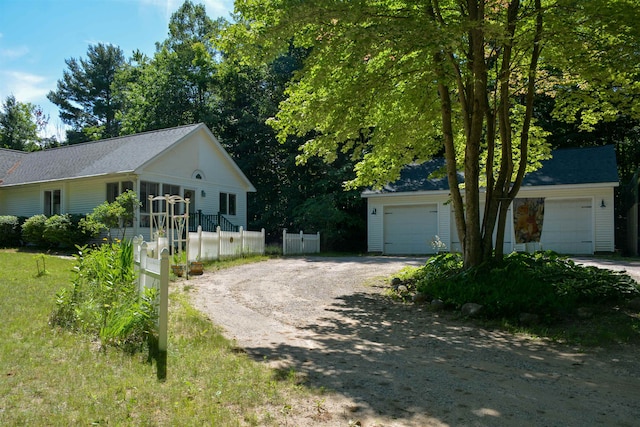 view of front facade featuring a garage