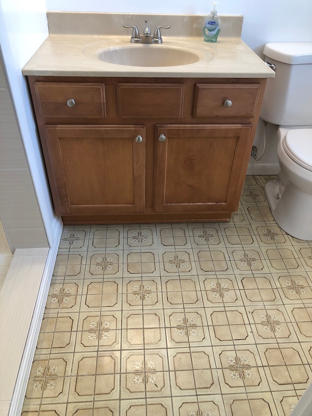 5510 Berkley Dr, Waterford, MI 48327 - bathroom with toilet and vanity