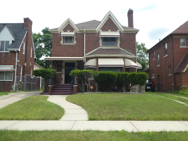 view of front of house with a front yard