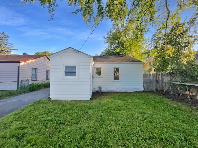 100 E Kalama Ave, Madison Heights, MI 48071 - view of back of house