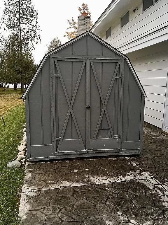 view of outbuilding