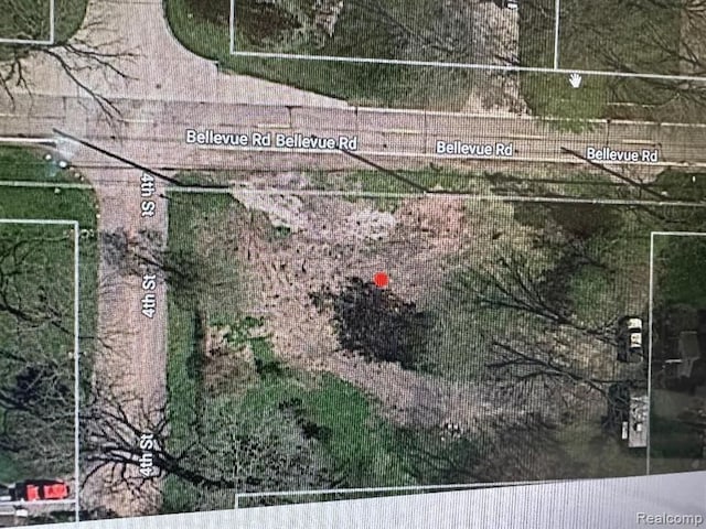 8269 Bellevue Rd, Grosse Ile, MI 48138