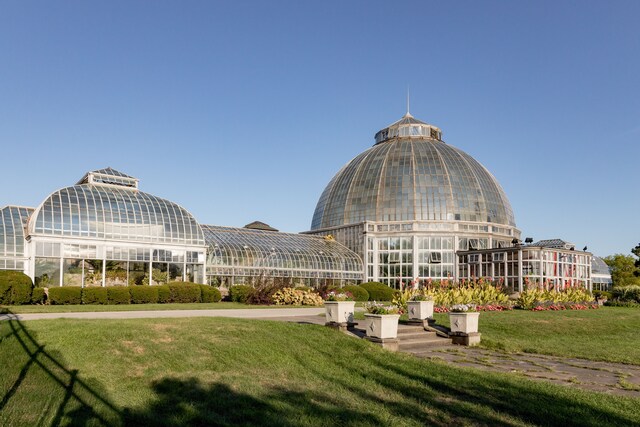 7320 E Lafayette St, Detroit, MI 48214