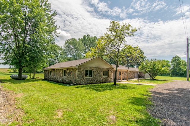 view of front of house featuring a front yard