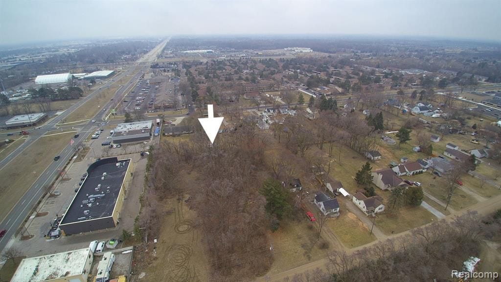 5720 Hearst Rd, Shelby Twp, MI 48317