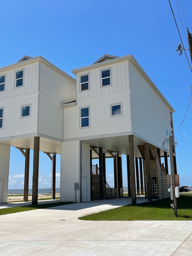 exterior space featuring a carport