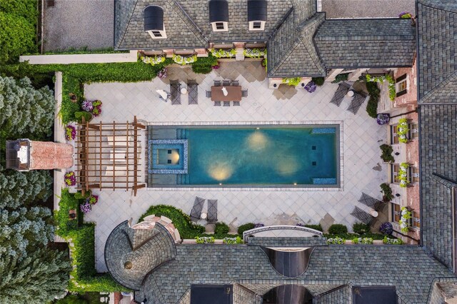 2756 Turtle Bluff Dr, Bloomfield Hills, MI 48302 - view from above of property featuring a pool