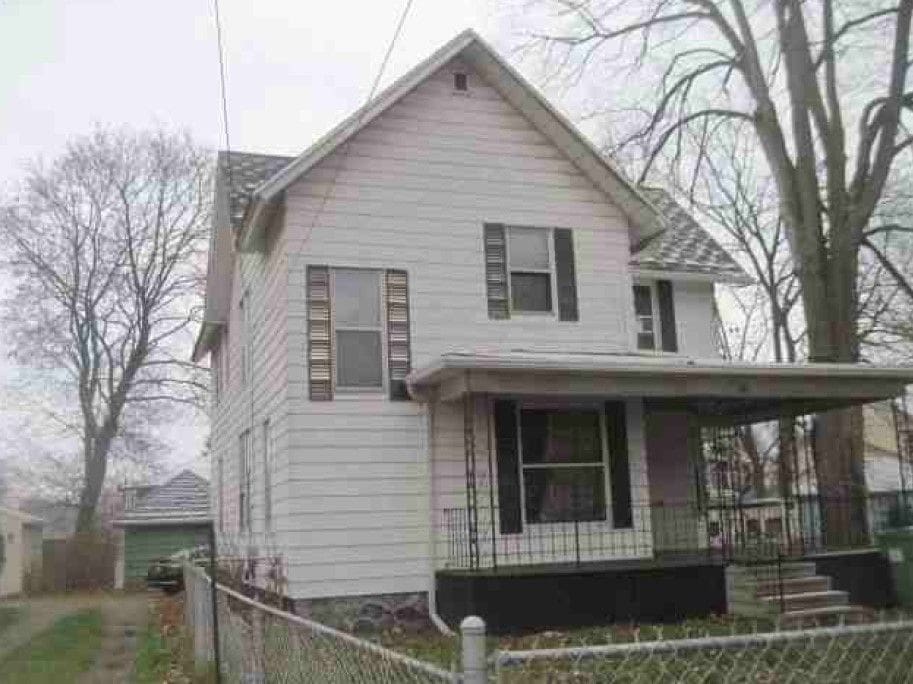 28 Convis St, Battle Creek, MI 49017 - view of front of property with a porch