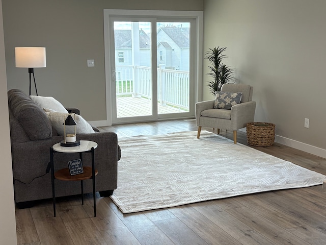 1430 N Mallard Cir, Owosso, MI 48867 - living area with baseboards and wood finished floors