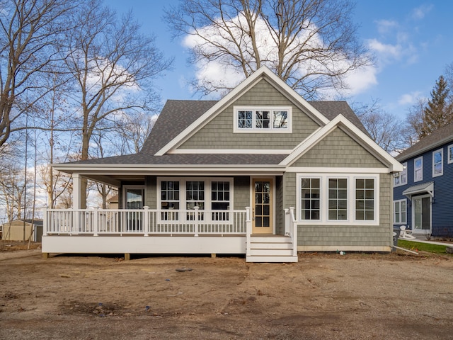 view of front of property featuring covered porch