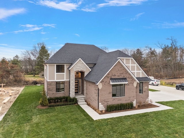 view of front of house with a front lawn