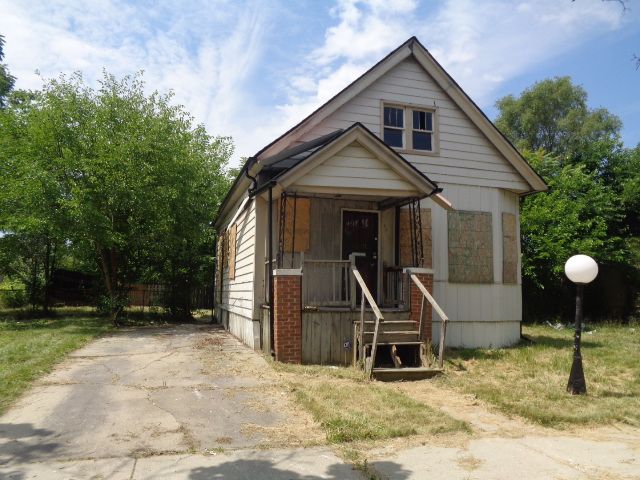 view of bungalow-style house