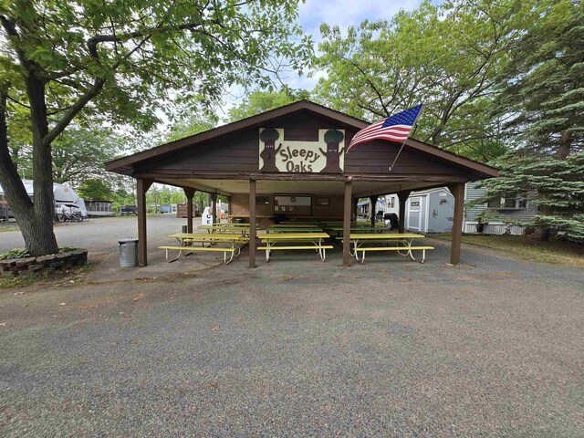 831 S Main St, Au Gres, MI 48703 - view of home's community