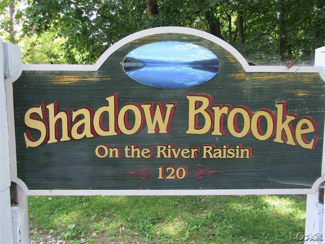 view of community / neighborhood sign