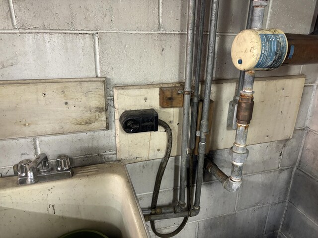 3447 200th Ave, Reed City, MI 49677 - detailed view of a sink