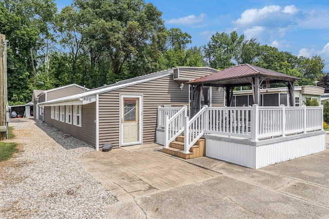 manufactured / mobile home with a gazebo