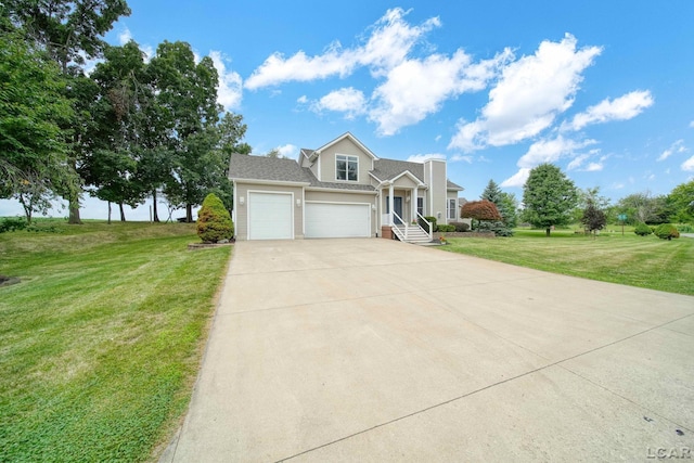 view of front facade with a front lawn